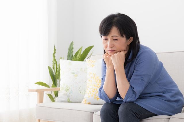 求人探しに悩むシニア