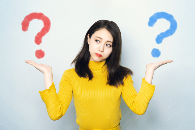 40代で介護の転職に悩む女性